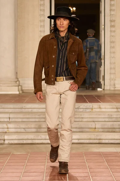 Look 14